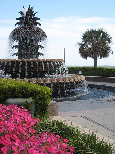 Pineapple Fountain at Waterfront Park