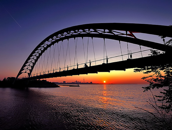 Humber Bay Pedestrian Bridge Toronto at night