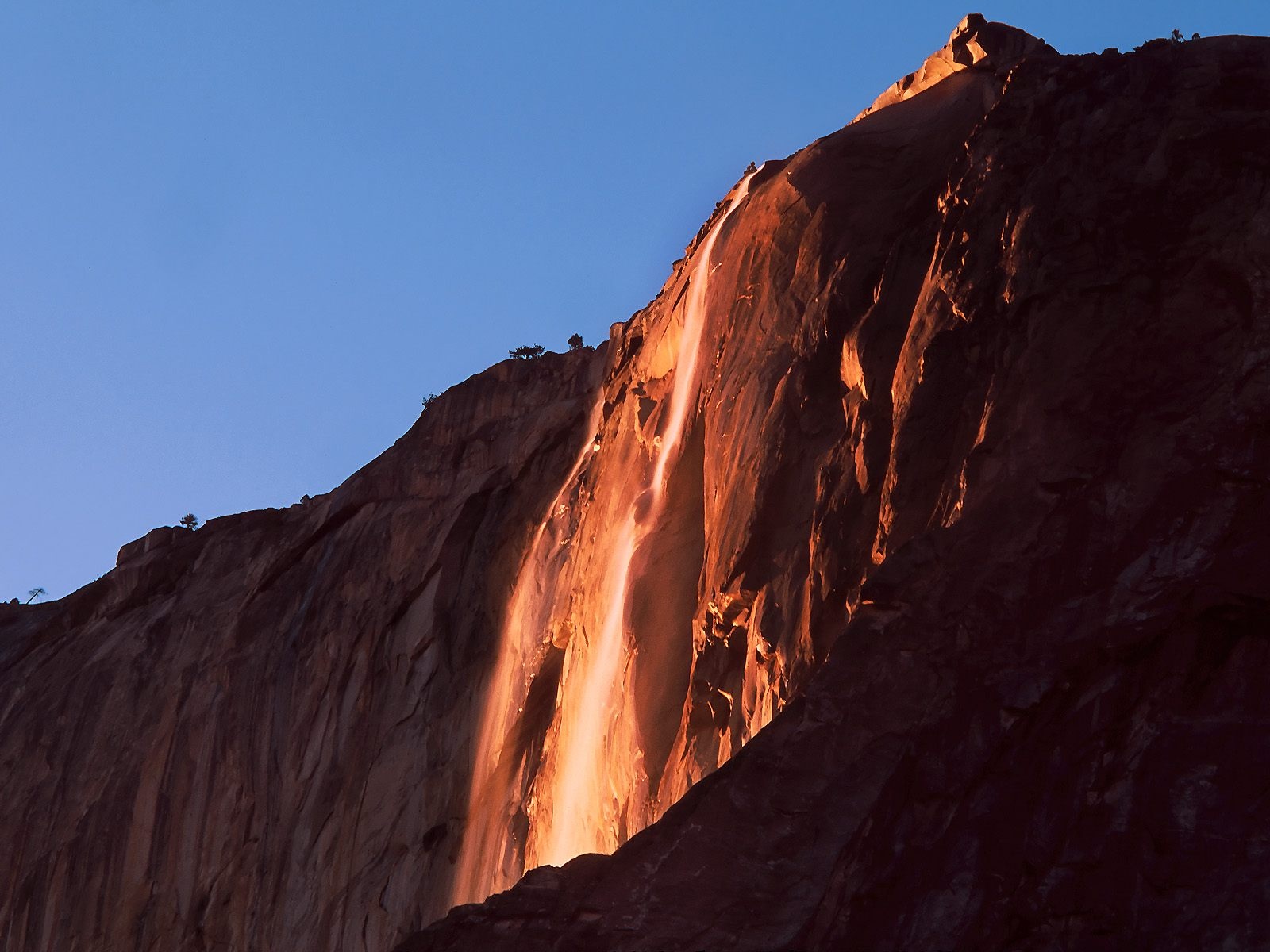 Last-Light-Horsetail-Falls-Yosemite-National-Park-California
