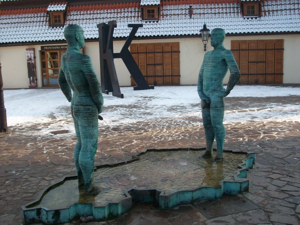 Piss Statue - Prague
