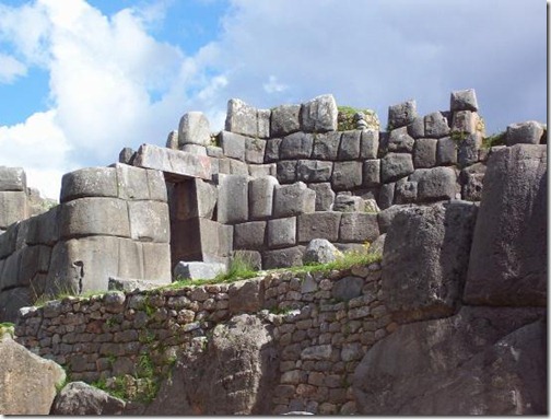 Sacsayhuaman - Ten Most Popular Walls in the World