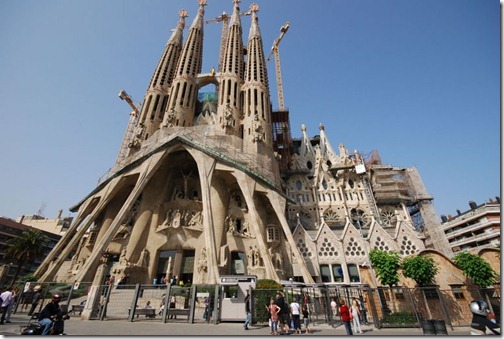 La Sagrada Familia - Ten Most Beautiful Buildings in the World