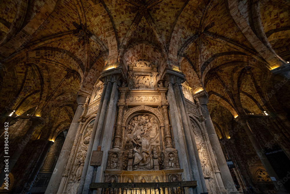 Awe-Inspiring Interior of Avila Cathedral: Gothic Meets Romanesque
